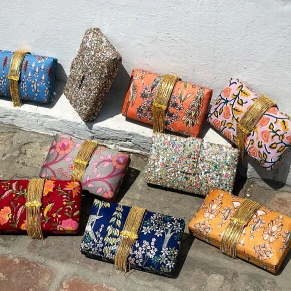 New Simitri Gold Disco Clutch Handbag/Crossbody Metal Chain Handbag NWT - Picture 2 of 13